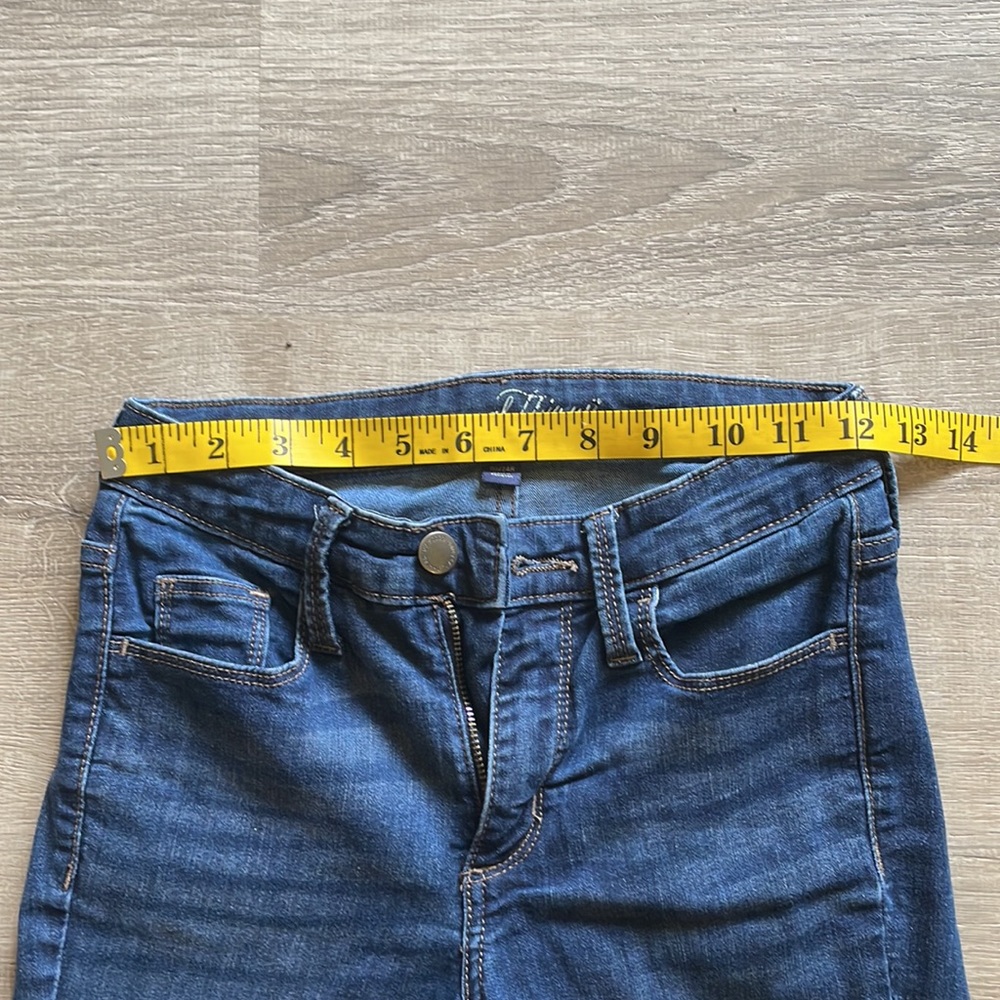 Universal Thread Jeans - Picture 2 of 8